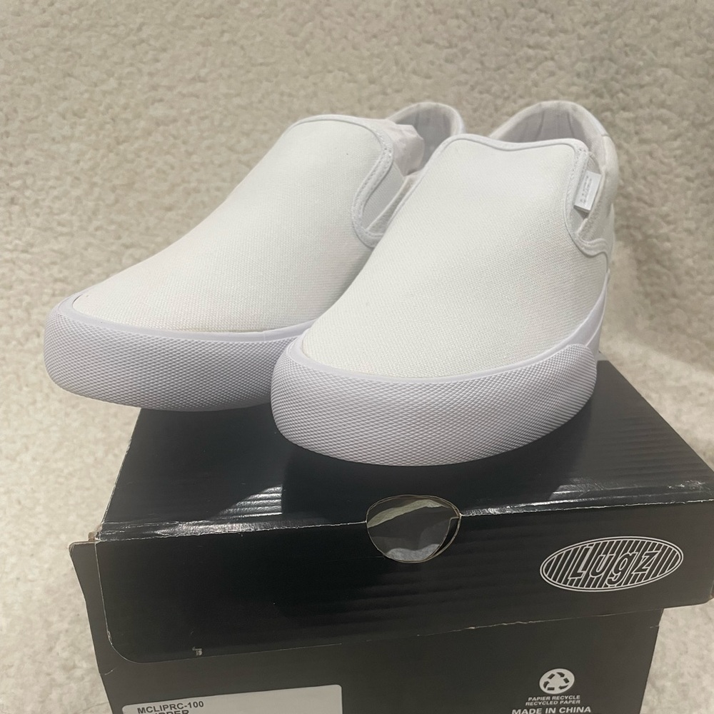 Lugz Men's Clipper‎ Classic Slip-On Fashion Sneaker- size:9